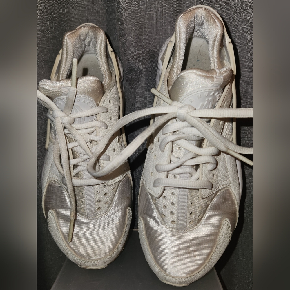 Nike Air Huarache - Womens Shoes white size 6